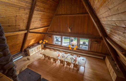 Dinning room at Silvertip lodge