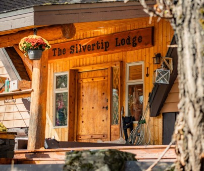 Silvertip Lodge Exterior 2 smal